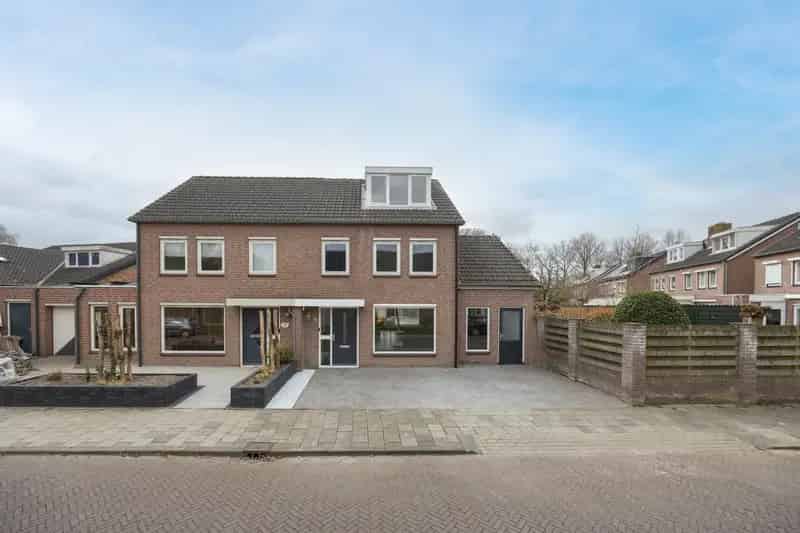 Huis te koop 5 slaapkamers Etten Leur