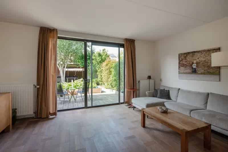 Huis te koop Ypenburg 4 slaapkamers 2 badkamers carport tuin 165m2
