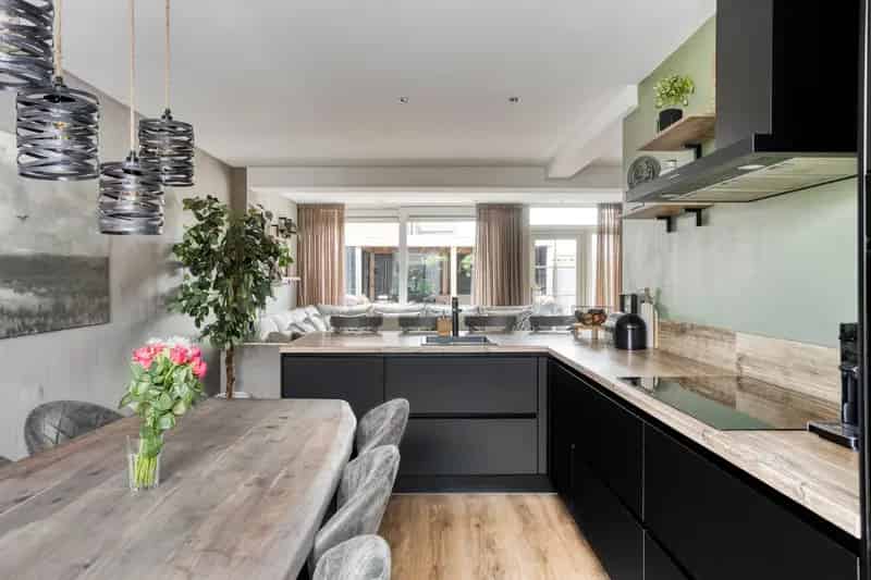 Moderne Tussenwoning 4 slaapkamers Weurt Nabij Nijmegen