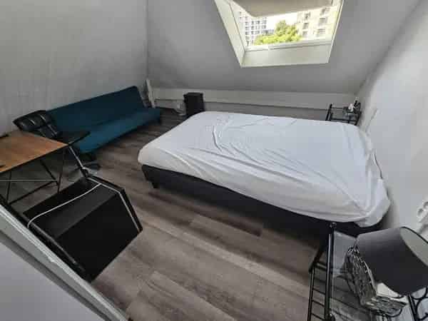 Kamer Utrecht B&B 12m2 Gemeubileerd Geen Keuken