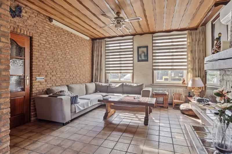 Vrijstaande Boerderij te Leende  Renovatieproject  4 slaapkamers Grote tuin