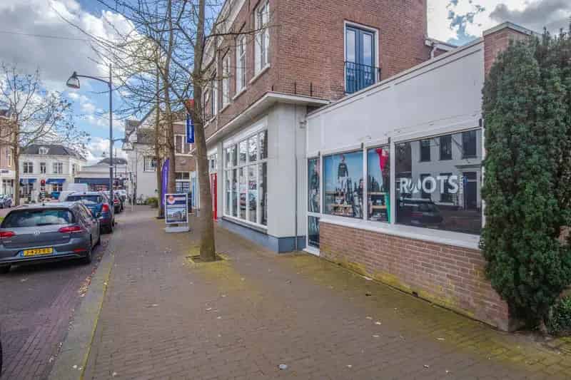 Winkel te Koop Velp Centrum met Appartementen