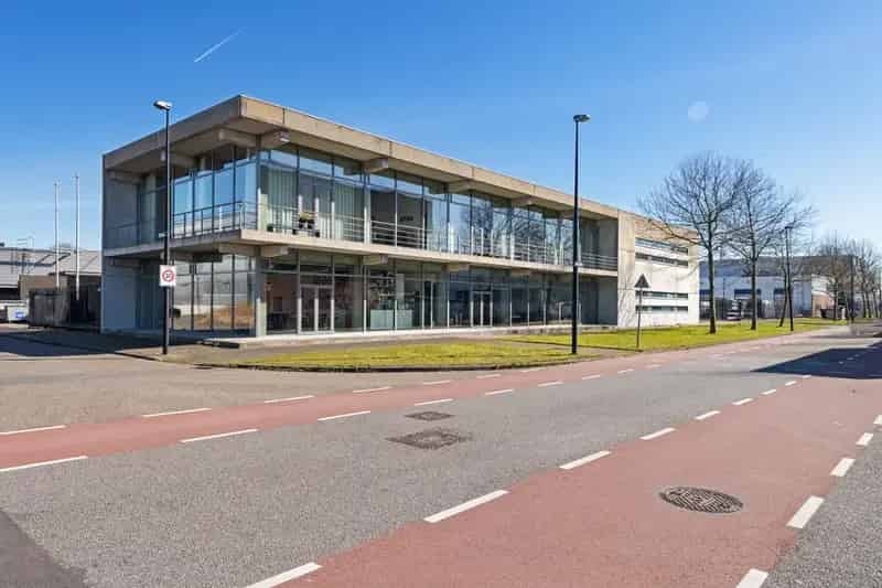 Bedrijfs Kantoor Amsterdam Noord 379m2 Cornelis Douwes