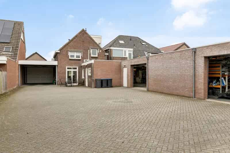 Bedrijfshal Helmond te Huur 225m2