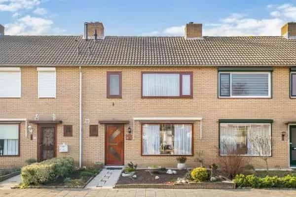 Te Huur: 3 Slaapkamers Tussenwoning Terneuzen