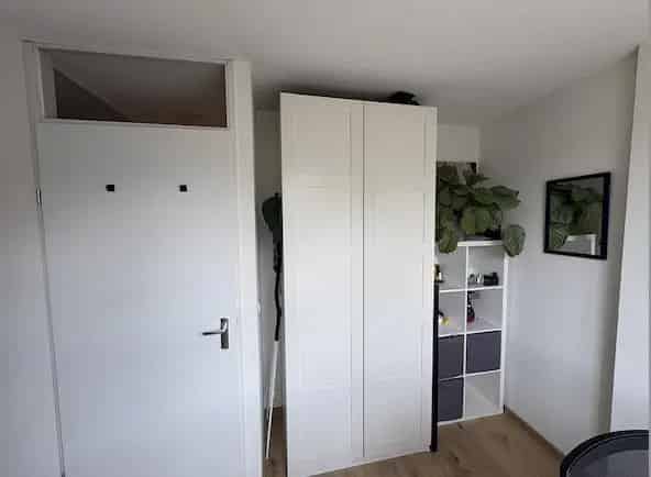 Kamer Rotterdam: 10+m2 Lichtrijke kamer voor student/young professional