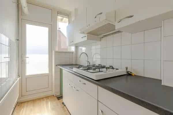 3 Kamer Appartement Oud-Charlois 50m2 Balkon Eigen Berging