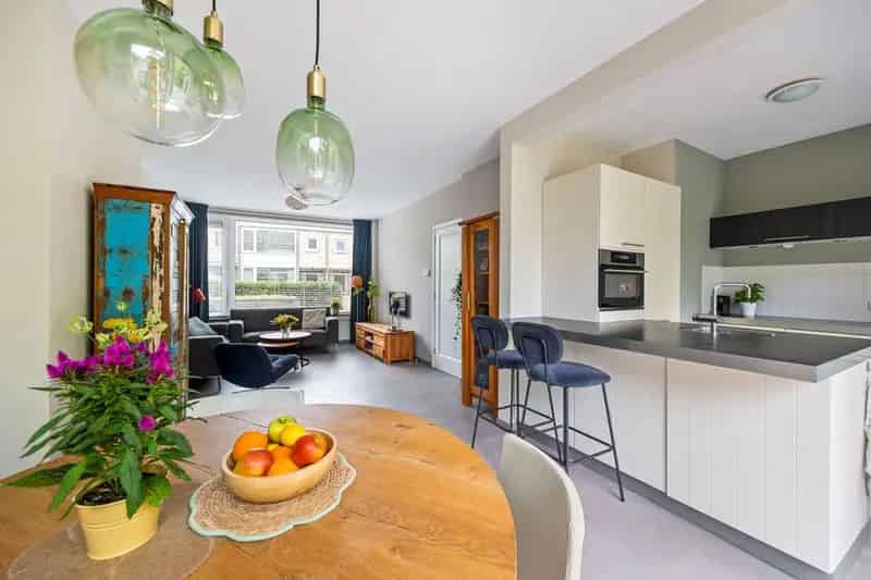 Huis te koop Den Haag Mariahoeve 4 slaapkamers 2 badkamers