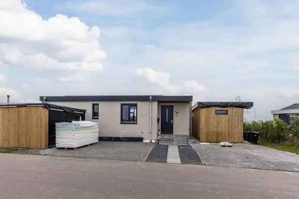 Moderne Duurzame Vrijstaande Woning Almere met Tiny House