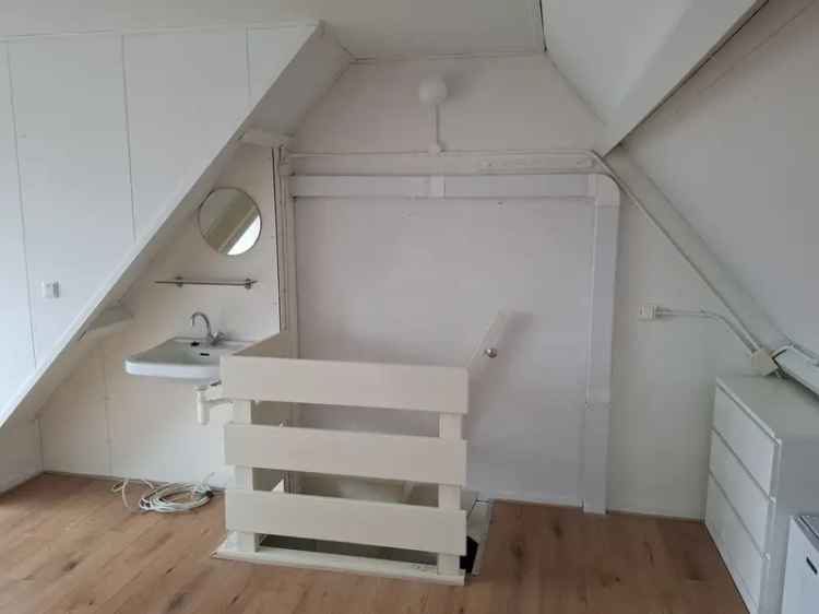 Kamer te huur voor nette studente 18m2