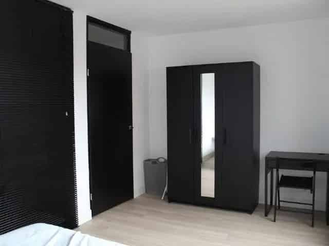 Ruime gezinswoning 5 slaapkamers 3 badkamers Hoofddorp
