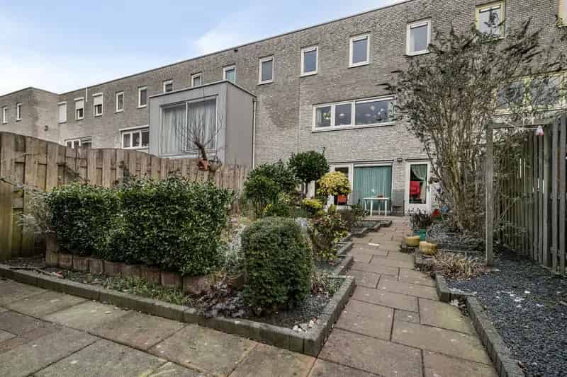Ideaal gezinshuis Almere: Rust, Recreatie & Uitstekende Verbindingen