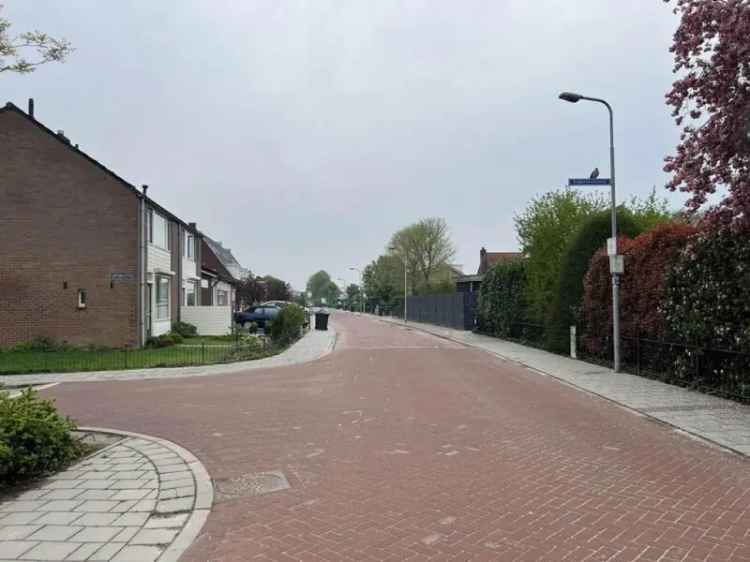 Hoekwoning met aanbouw bijkeuken 3 slaapkamers