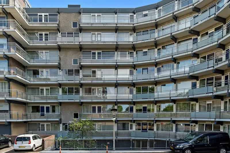 Appartement te koop Den Haag  4-kamer appartement met balkon en parkeerplaats