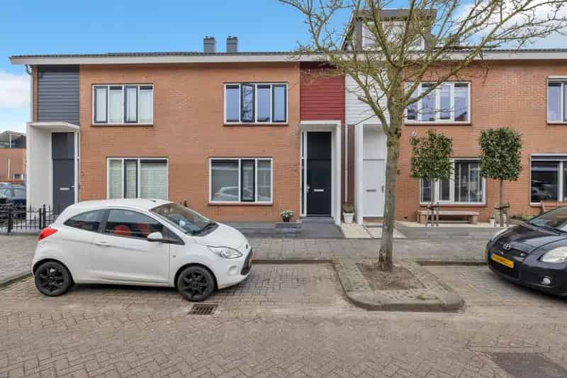 Huis te koop Krommenie: Ruime 4 Slaapkamers, Instapklaar, Kindvriendelijk Willis