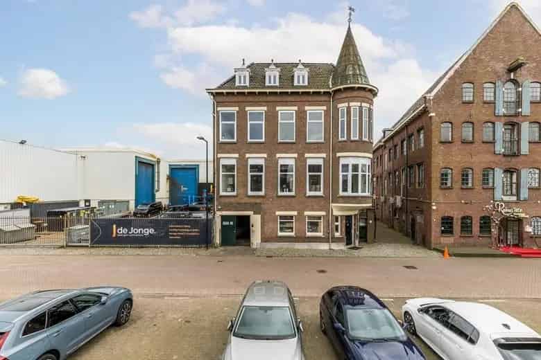 367 m2 Kantoorruimte te Koop Vlaardingen