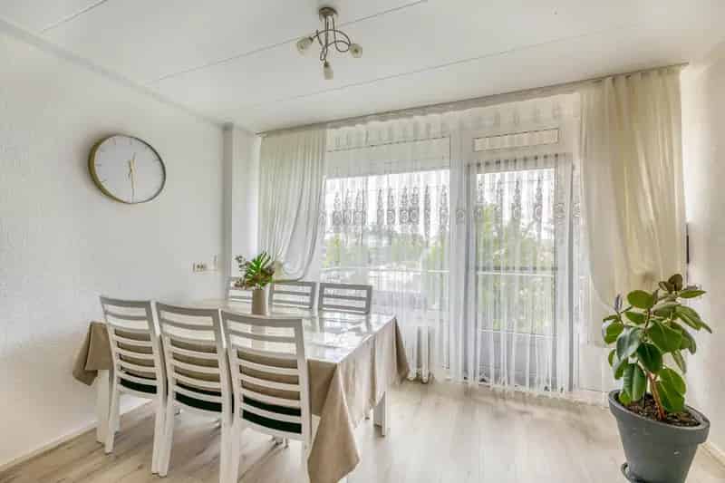 3 Kamer Appartement Bovenste Verdieping Balkon West