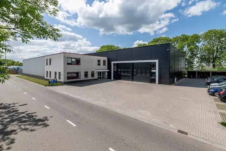 1715m2 Bedrijfsruimte te Huur Meerkerk - Kantoor - Opslag - Distributie
