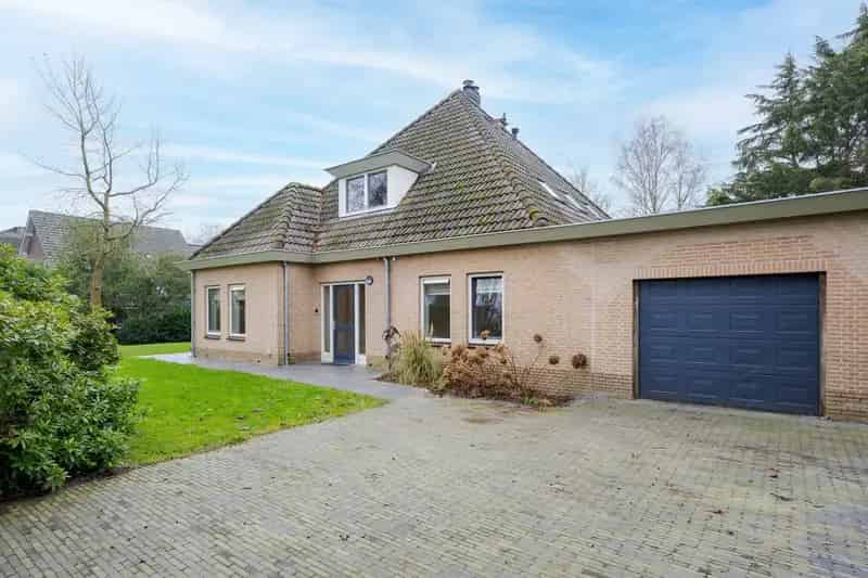 Luxe Villa Voorschoten 4 slaapkamers Grote Tuin 1465m2