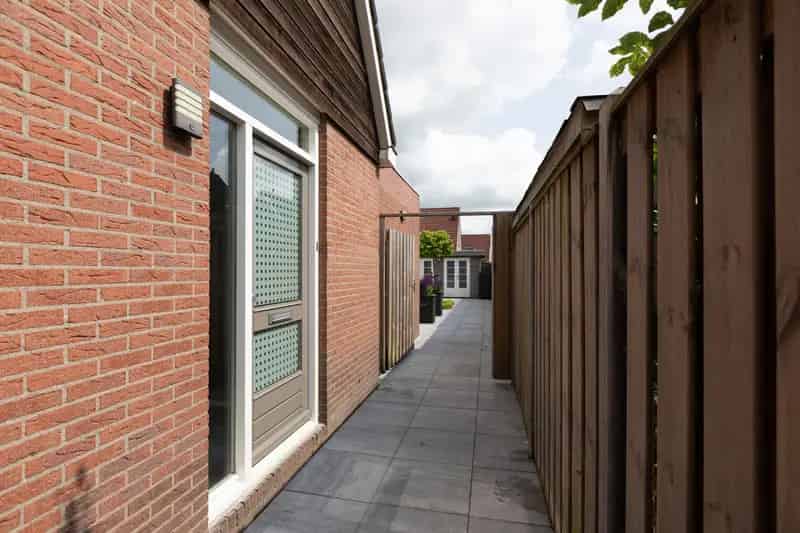 Ruime Hoekwoning te Duinterpen nabij Sneek