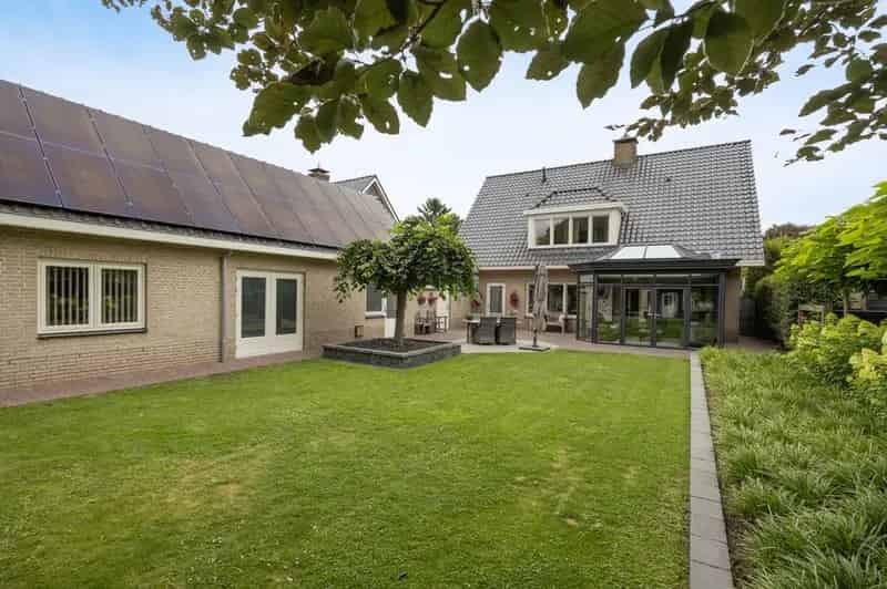 Vrijstaande woning te koop St Willebrord  Veel ruimte en comfort