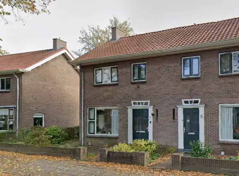 Eengezinswoning 3 slaapkamers tuin renovatie medio juli