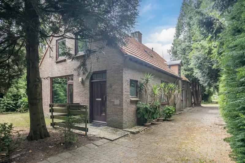 Vrijstaande woning Gendt Ruime tuin 3 slaapkamers Modernisering gewenst