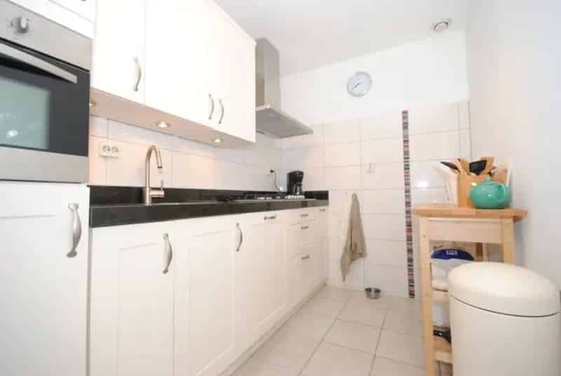 Gemeubileerd 3-kamer appartement Zeeruststraat Den Haag