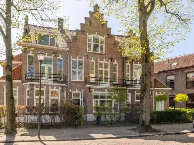 Huurwoning Breda Ginneken: Gerenoveerd Herenhuis nabij Mastbos