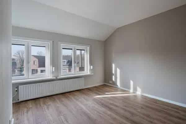 Instapklare Tussenwoning Nieuw-Namen 3 slaapkamers 8 Zonnepanelen