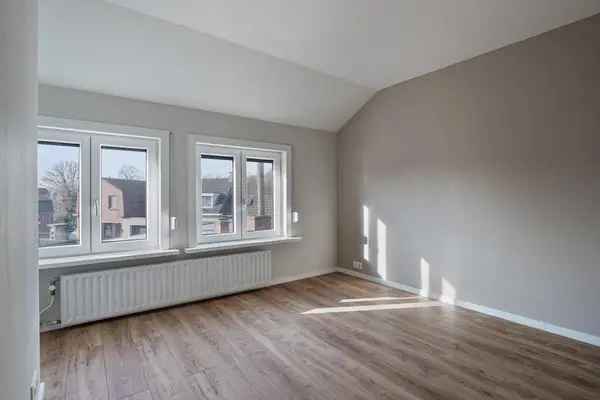 Instapklare Tussenwoning Nieuw-Namen 3 slaapkamers 8 Zonnepanelen