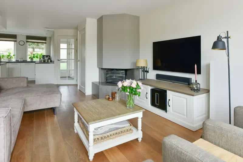 Huis te koop Kudelstaart: Ruime woning met moderne keuken en tuin