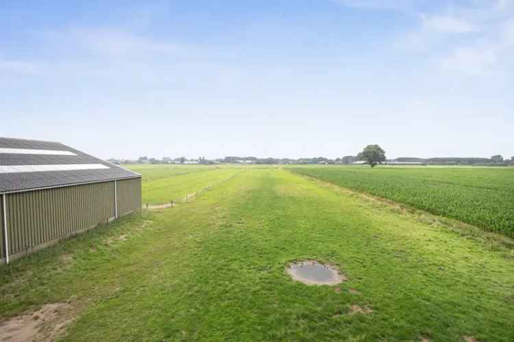 Huis te koop Oss: Hippische accommodatie met 14 paardenboxen en woning
