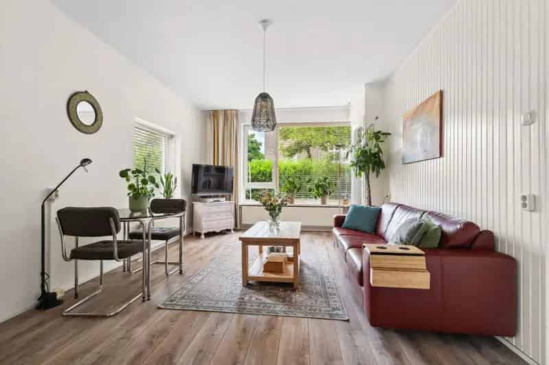 Jaren 50 Benedenwoning Nijmegen Oost Ruime Tuin 3 Balkons Kelder