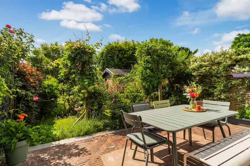 Huis te koop Wassenaar  4 slaapkamers  royale tuin