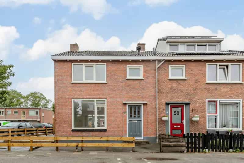 Gerenoveerde Hoekwoning 4 Slaapkamers Wormerveer
