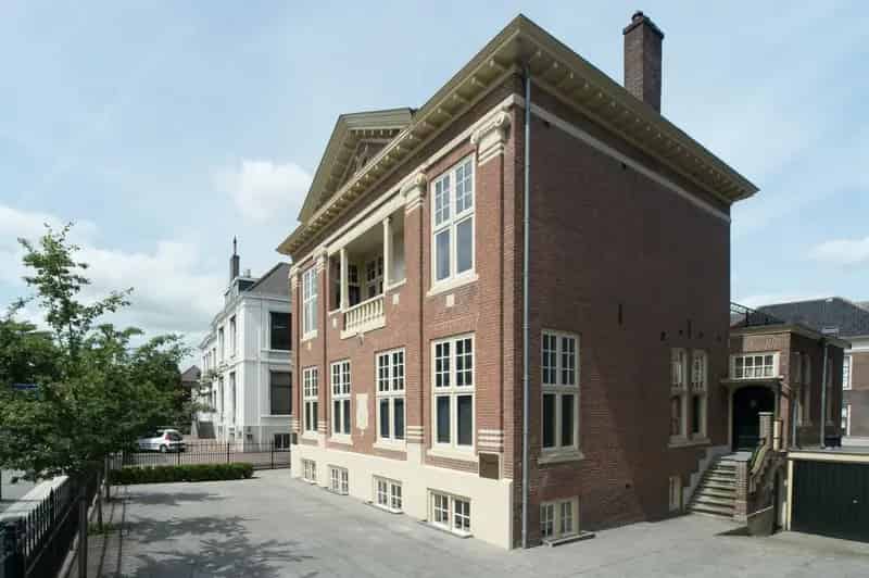 Kantoorvilla te huur Zwolle Eekwal 12 230m²