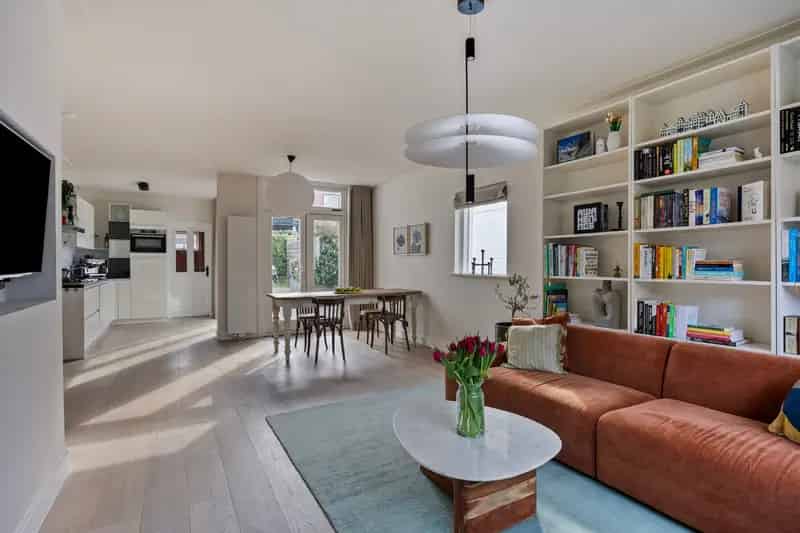 Huis te koop Bussum Heidelaan: Gezinnen, 3 slaapkamers, moderne renovatie