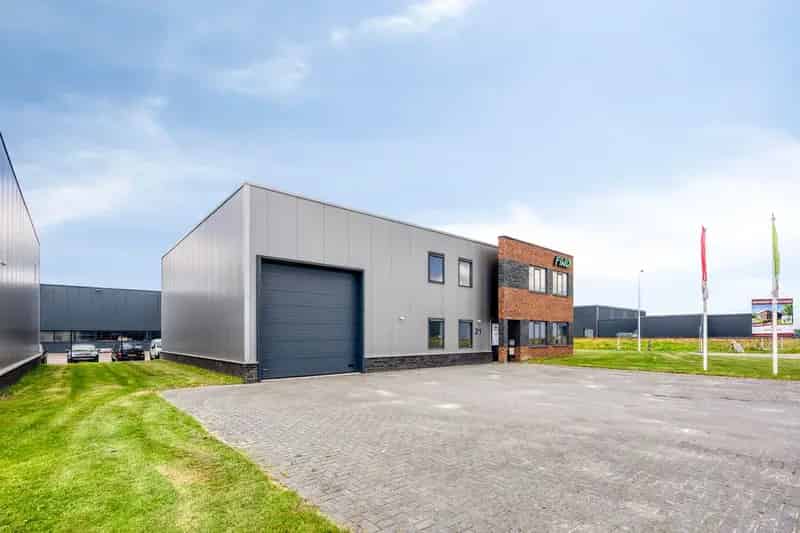 Bedrijfshal Heerenveen te huur 434m2