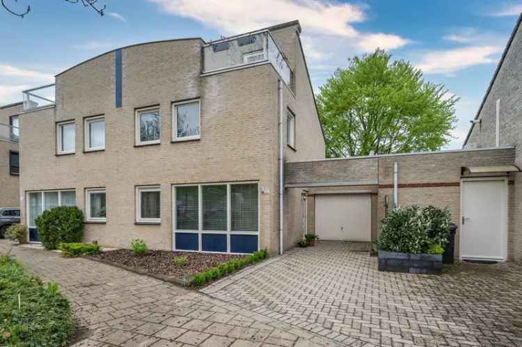 4 Slaapkamers 2 Onder 1 Kapwoning Venlo Oost