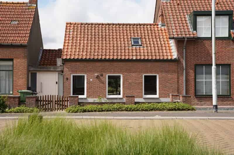 Compact Pareltje Sluis  Moderne Tussenwoning Landelijk Uitzicht