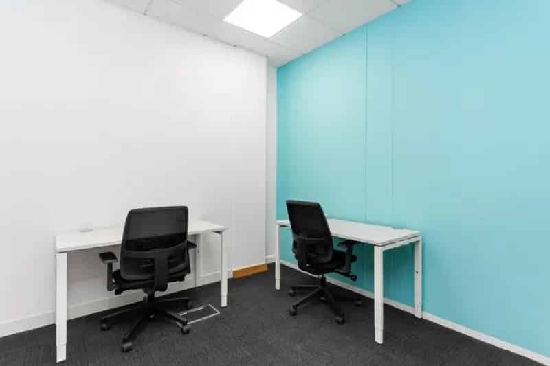 Privékantoor 1-2 Personen  8m² plus 50m² Gedeelde Ruimte