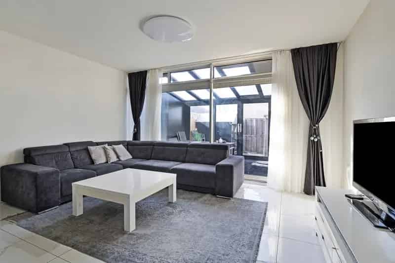 Ruime Tussenwoning Zaandam 3 Slaapkamers Serre Tuin