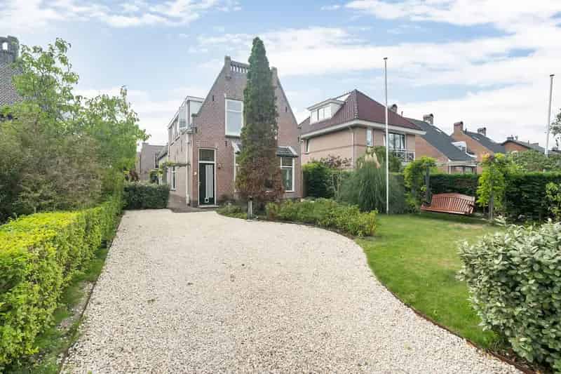 Monumentaal Woning met Bollenschuur te Koop