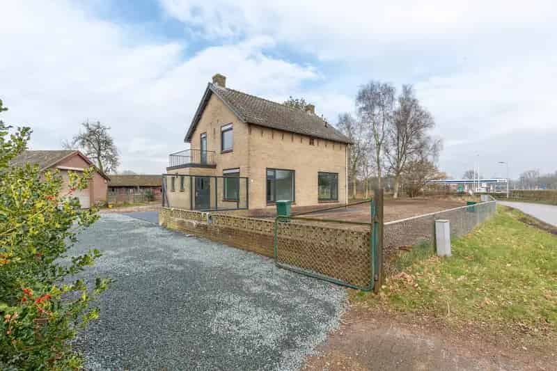 Vrijstaande woning Hoogland-West veel mogelijkheden 4 slaapkamers