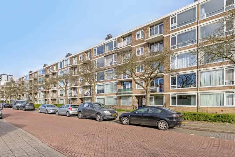 Te Koop Schiedam: 3 Slaapkamers Maisonnette Nabij Station