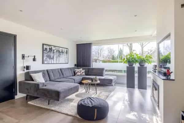 Vrijstaande woning met zwembad Hout-Blerick
