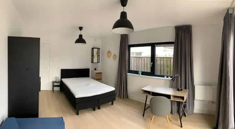 Prachtige kamer 20m2 Almere Buiten inclusief inschrijving