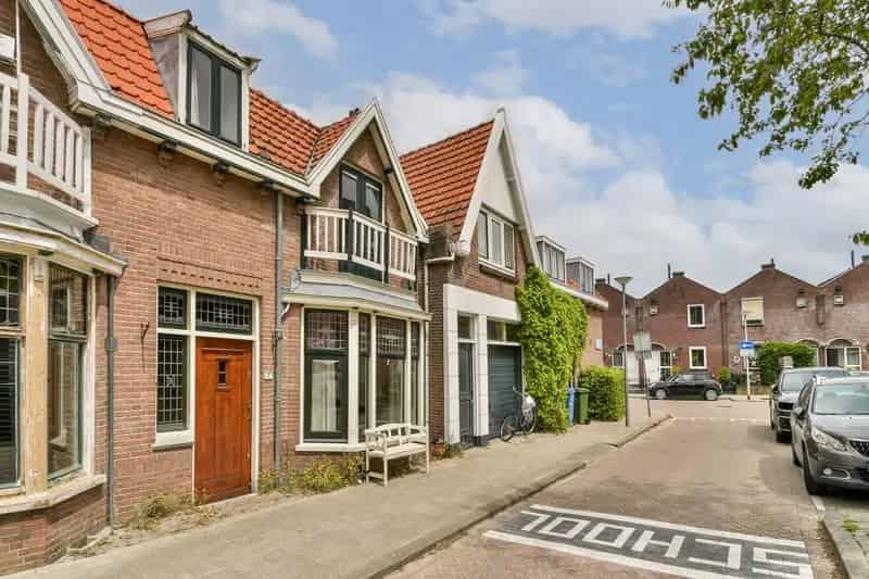 Huis te koop Overschie 3 slaapkamers tuin jaren 20