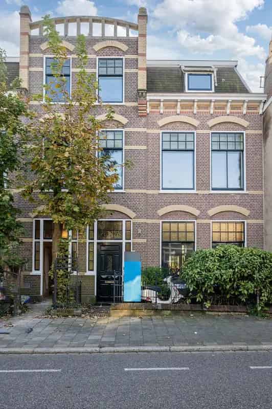 Herenhuis Oude Rijn Aanlegsteiger Leiden